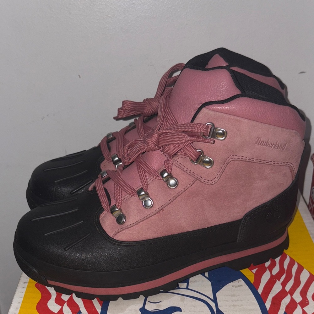 Timberland Women's Two-Tone Pink and Black Boots size 6